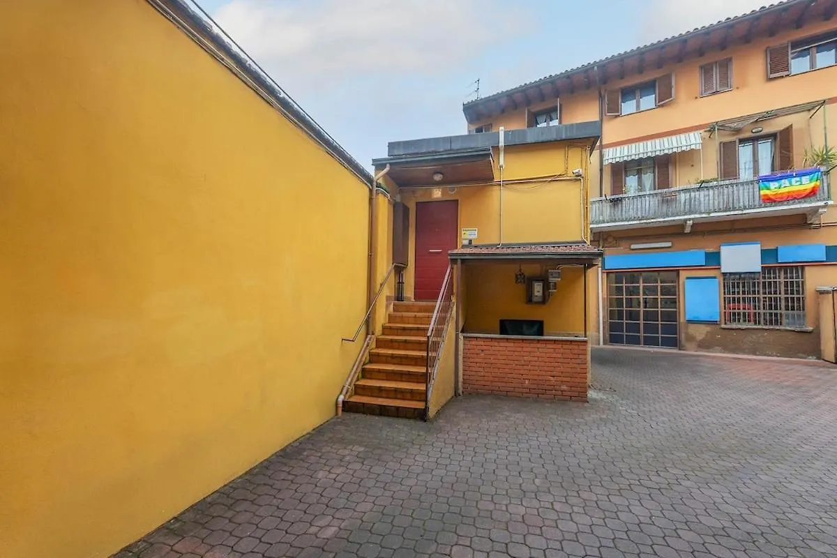 5 Min To Metro - Independent - Quiet - Privacy Apartment Milan 0*,  Italy