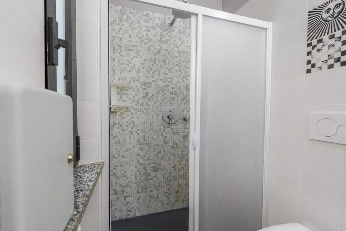 5 Min To Metro - Independent - Quiet - Privacy Apartment Milan Italy