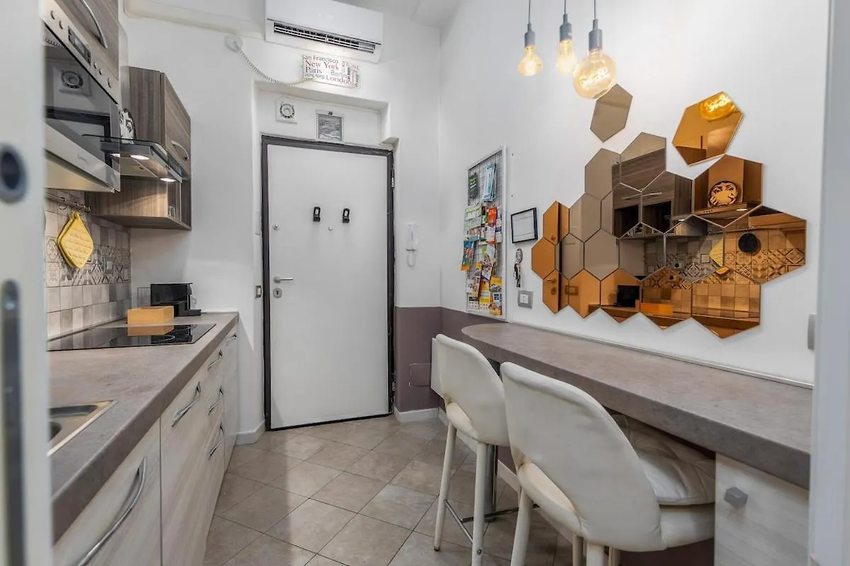 5 Min To Metro - Independent - Quiet - Privacy Apartment Milan